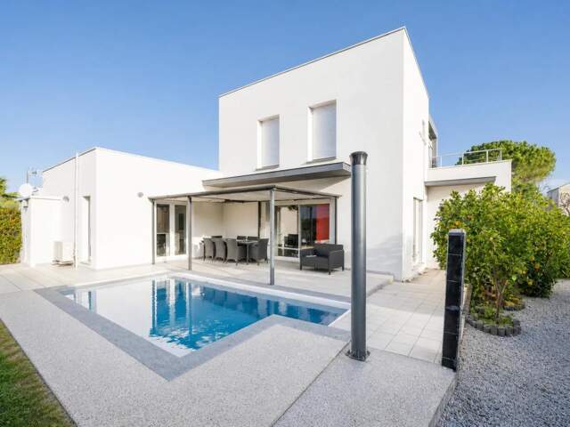 Maison moderne 4 pièces avec piscine à Agde — photo du bien