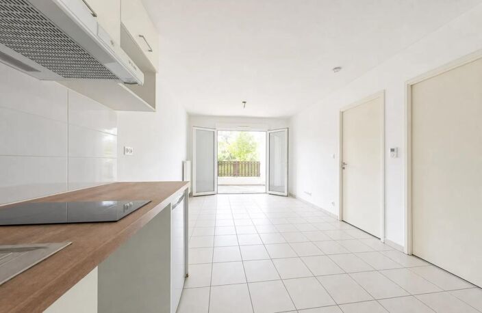 Appartement 2 pièces, copropriété PMR, avec terrasse et parking — photo 2
