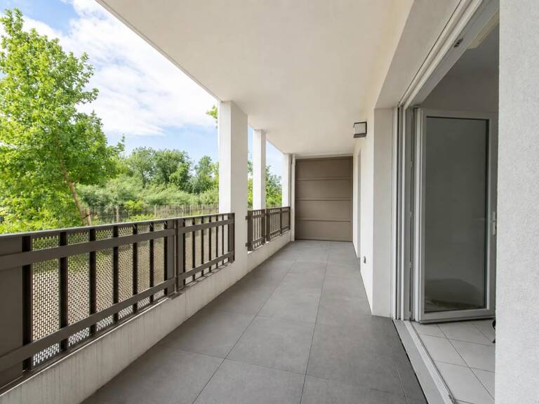 Appartement 2 pièces, copropriété PMR, avec terrasse et parking — photo 1