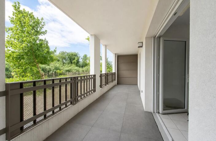 Appartement 2 pièces, copropriété PMR, avec terrasse et parking — photo 4