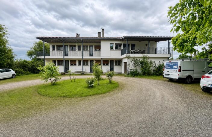Résidence 253m², 6 appts, louée, Barbotan-les-Thermes — photo 2