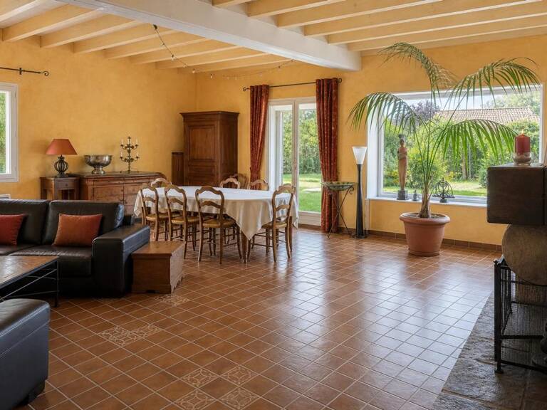Vaste maison 7 pièces de 255 m² avec piscine — photo 1