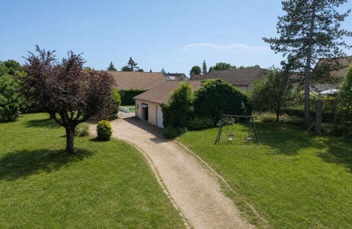 Vaste maison 7 pièces de 255 m² avec piscine — photo 4