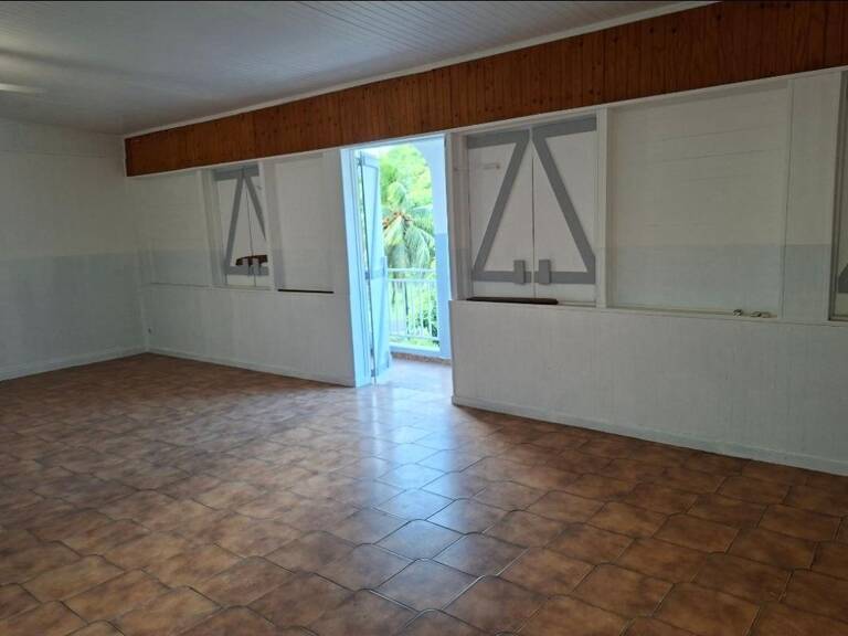 HAUT DE VILLA T4 LES ABYMES — photo 1