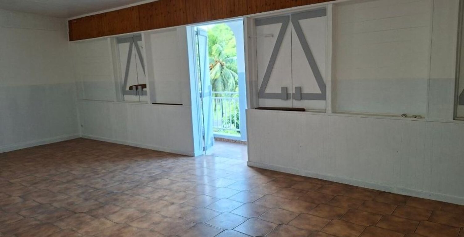 HAUT DE VILLA T4 LES ABYMES — photo 1