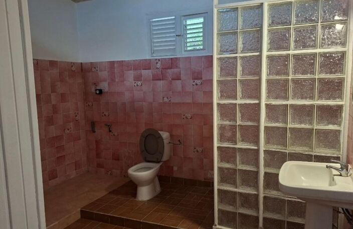 HAUT DE VILLA T4 LES ABYMES — photo 4