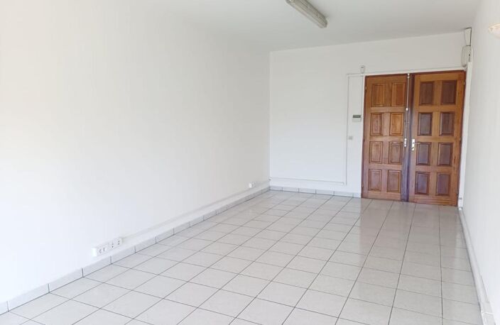 Plateau de bureaux de 92.28 m² Ste Clotilde — photo 4