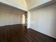 Appartement 3 chambres et un bureau. Balcon et garage. — photo 2
