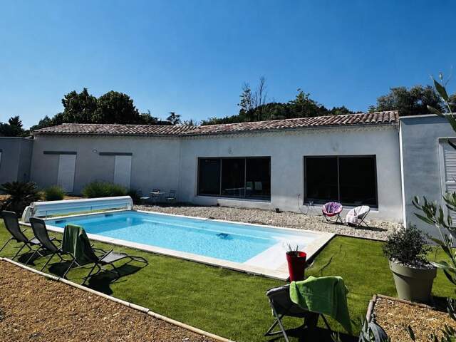 VILLA D ARCHITECTE CONTEMPORAINE AVEC PISCINE & VUE PANORAMIQUE MONT VENTOUX — photo du bien