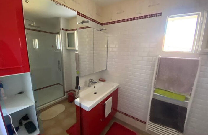 SAINT-SAVIN MAISON DE PLAIN PIED AVEC STUDIO — photo 4