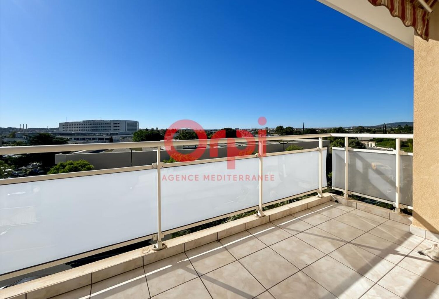Appartement À Vendre T2 37M² CAVE PARKING — photo 1