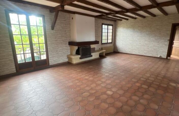 Beaux volumes pour cette grande maison indépendante — photo 2