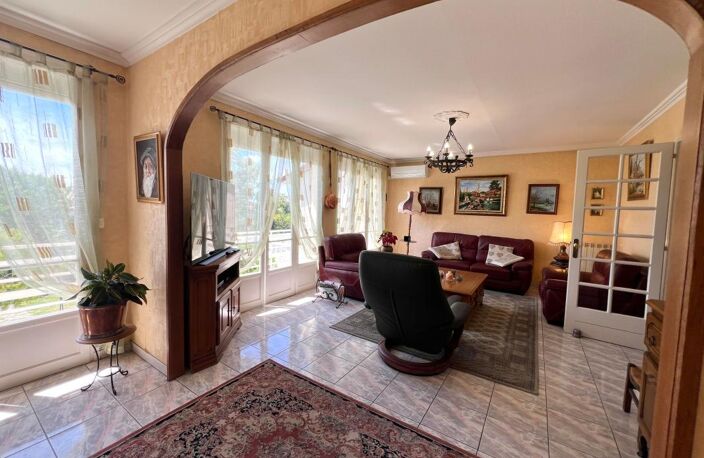 MAISON T5/6 150 M2 JARDIN ET GARAGE — photo 2