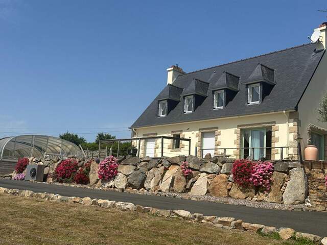 Propriété  en bord d'estuaire avec piscine — photo du bien
