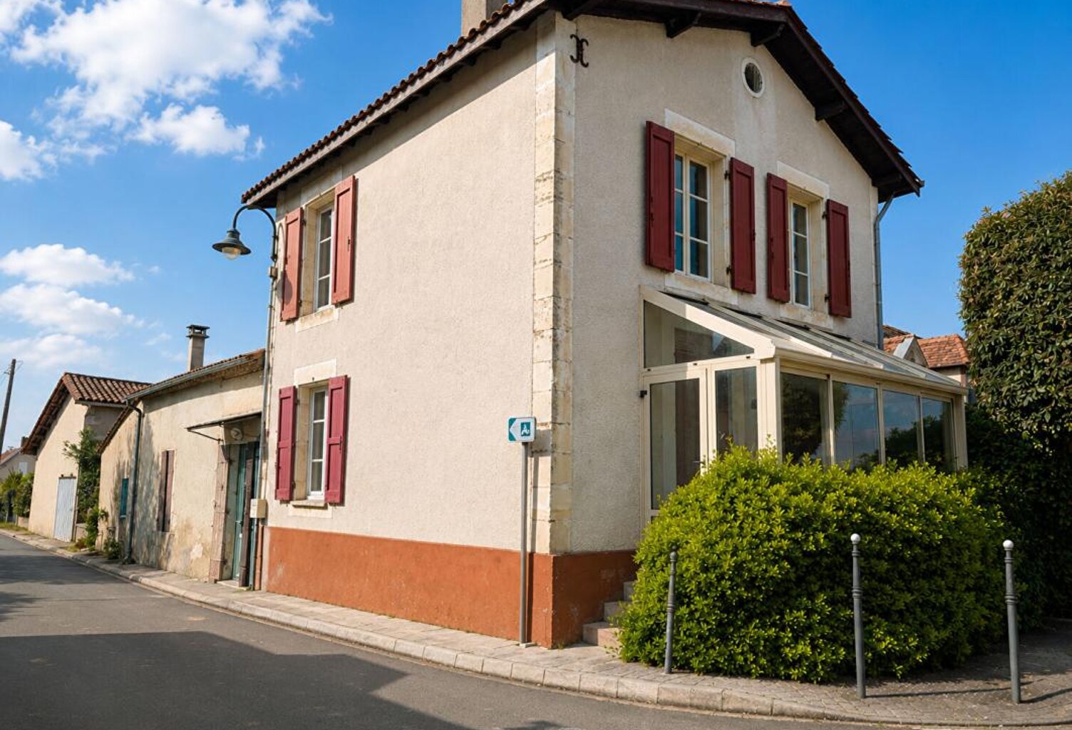 Maison proche de la zone commerciale de La Cavaille avec jardin arboré — photo 1