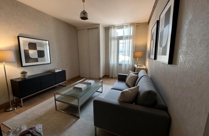 Maison proche de la zone commerciale de La Cavaille avec jardin arboré — photo 4