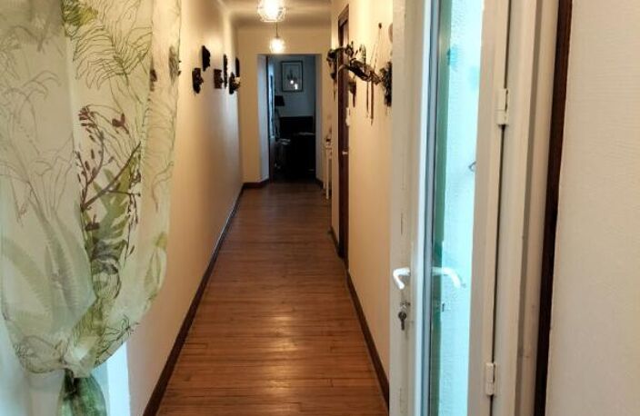 Immeuble comprenant un appartement et un local commercial au rdc — photo 5