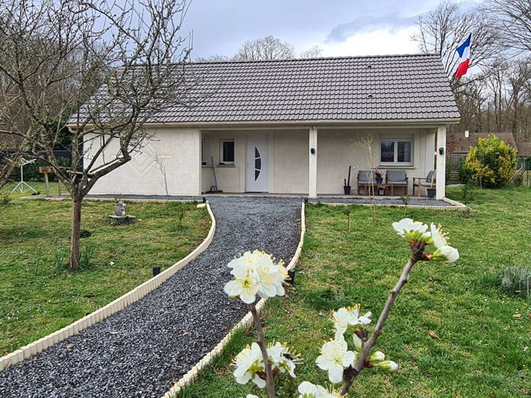 Proche Gaillon à Venables - Au calme dans un très bel environnement  - Maison récente de plain pied sans travaux  avec dépendance sur 1.250 m2 de terrain plat - Prix : 243.500 — photo 1