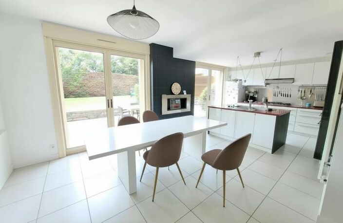 Maison familiale lumineuse avec jardin et garage -  Angers Saint-Léonard ? 192 m² — photo 4