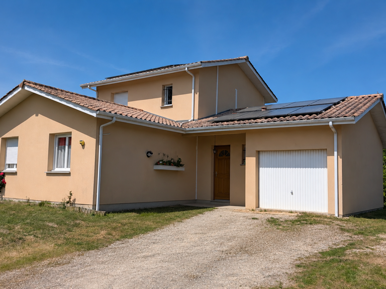 EXCLUSIVITE CEZAC Maison 4 Chambres - DPE A - Panneaux Solai — photo 1