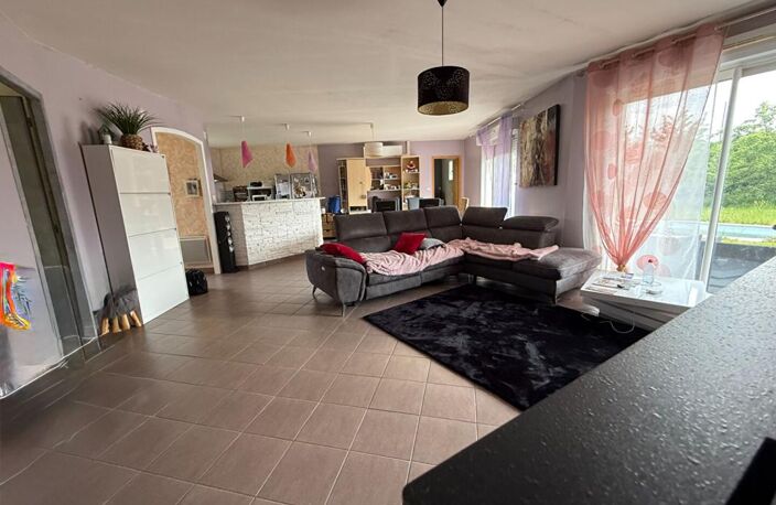 Maison 4 chambres piscine et garage — photo 4