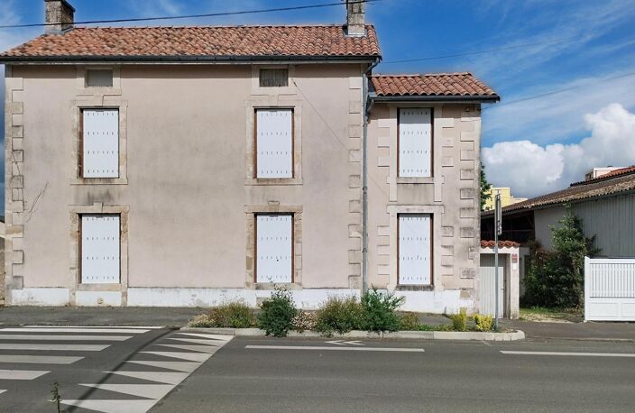 AUTHENTIQUE MAISON DE VILLE EN PIERRE : CHARME, VOLUMES ET POTENTIEL UNIQUE ! — photo 2