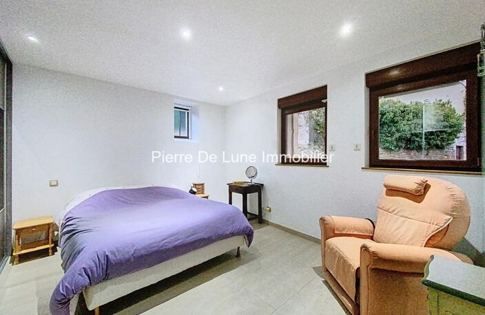 Maison en pierres de type 4, à louer,  à Oingt — photo 4