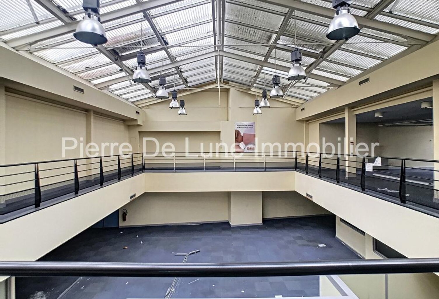 PERIGUEUX LOCAL A VENDRE 1.311m² — photo 1