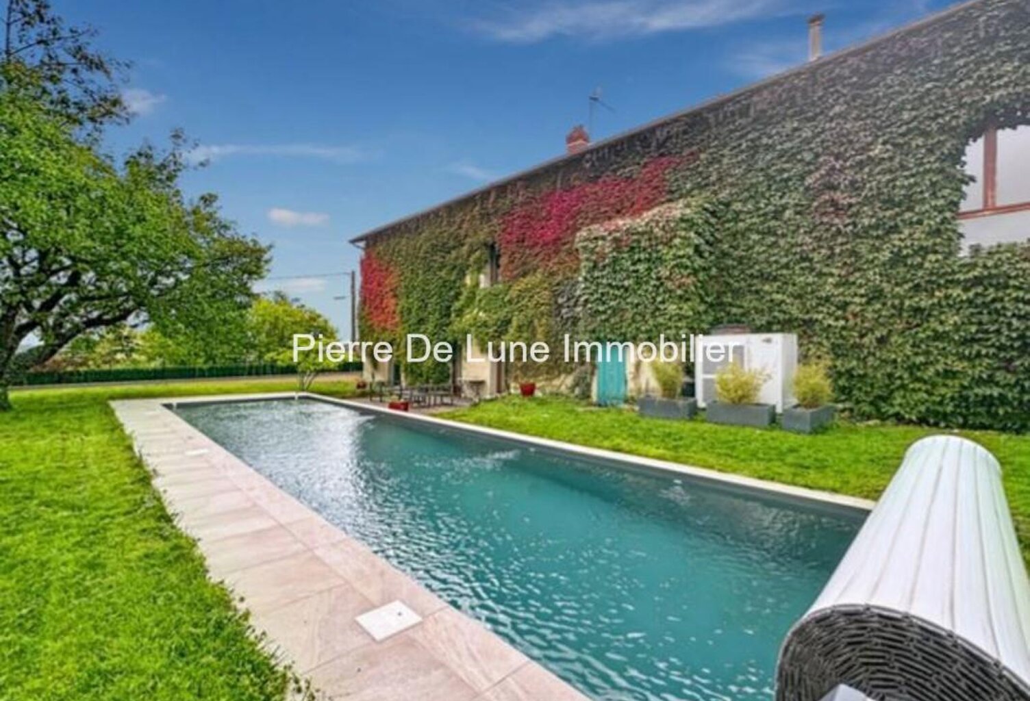 Maison de caractère au cœur du village, vie à pied & piscine — photo 1