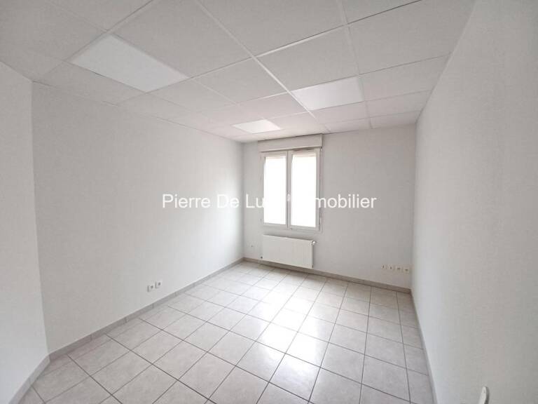 Local  professionnel au centre du Bois d'Oingt — photo 1
