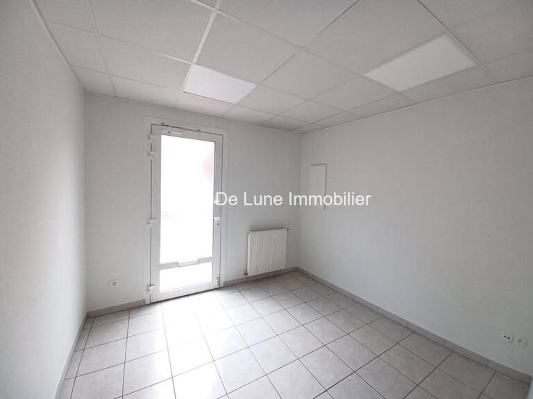 Local  professionnel au centre du Bois d'Oingt — photo 1
