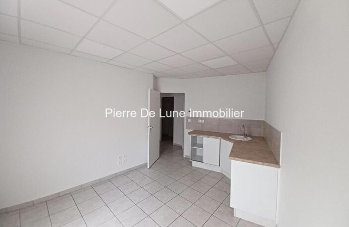 Local  professionnel au centre du Bois d'Oingt — photo 3