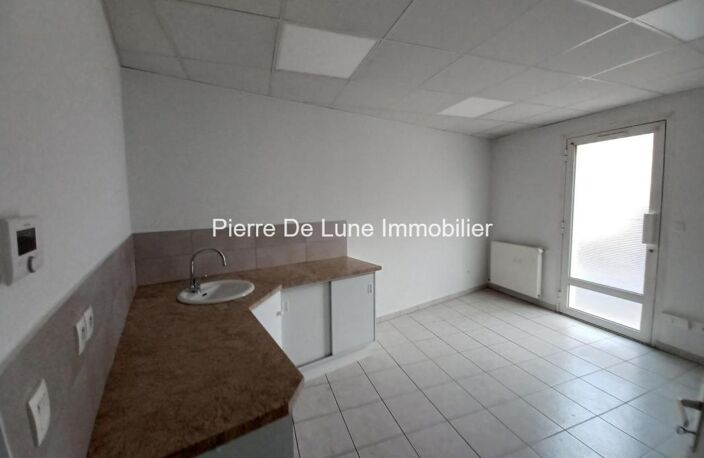 Local  professionnel au centre du Bois d'Oingt — photo 4