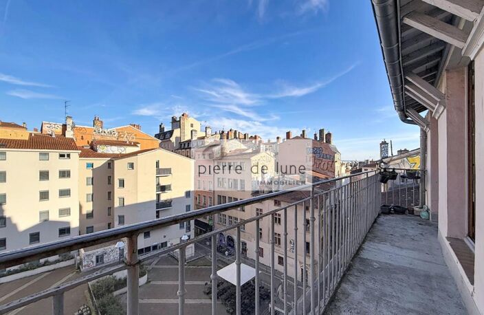 Opportunité rare ! Canut à rénover, balcon, vue dégagée, dernier étage — photo 4
