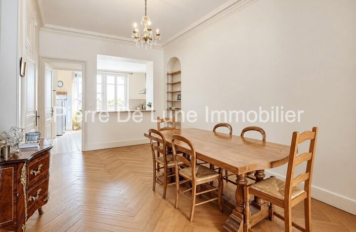 LYON 1ER – MARTINIÈRE  Grand T2 de  69 m² – — photo 2