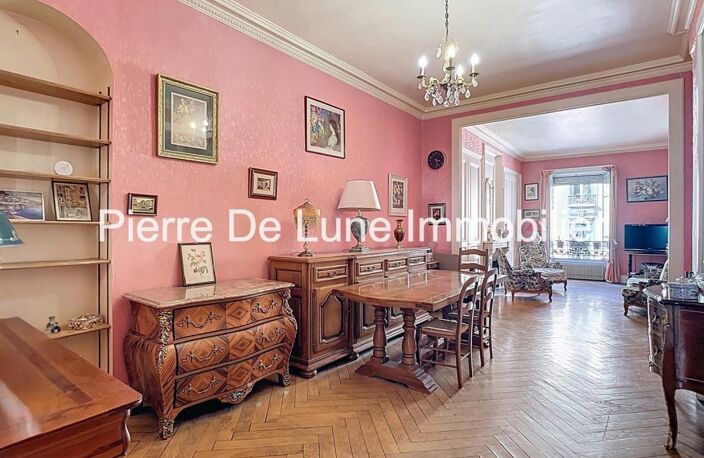 LYON 1ER – MARTINIÈRE  Grand T2 de  69 m² – — photo 4