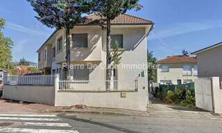 Bureau  325 m² à vendre à Bron (69500)