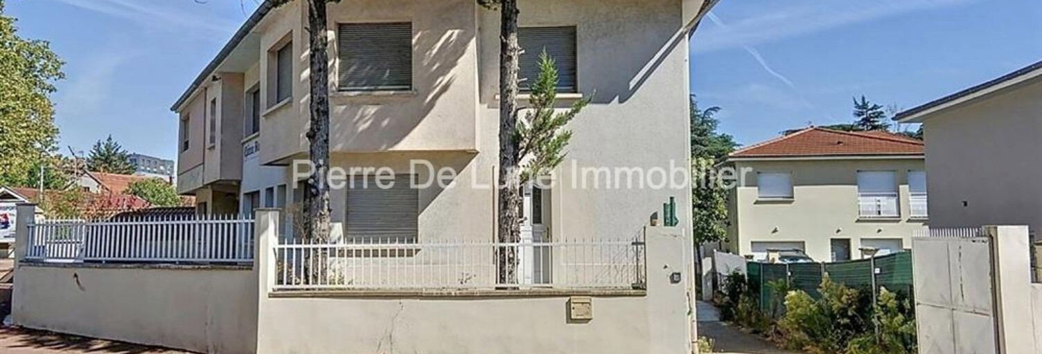 Bureau  325 m² à vendre à Bron (69500)