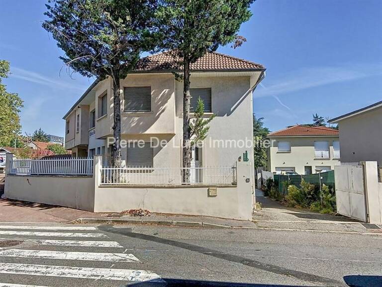 Immeuble de rapport à Bron — photo 1