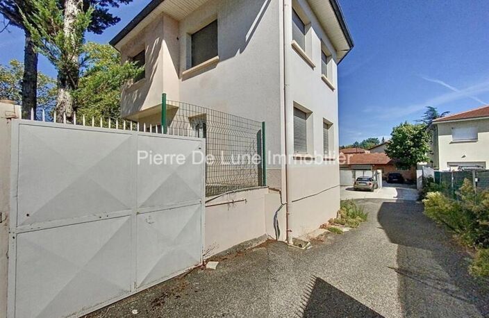Immeuble de rapport à Bron — photo 2