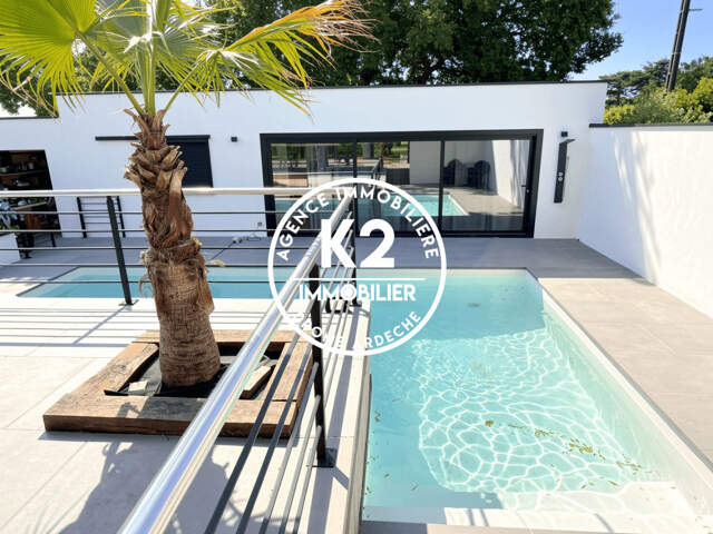 VILLA 240 M² - 5 CHAMBRES — photo du bien