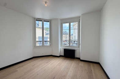 Appartement 3 pièces 810 €