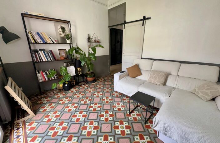 Appartement F4 140 m2, terrasse privative, premier étage — photo 2