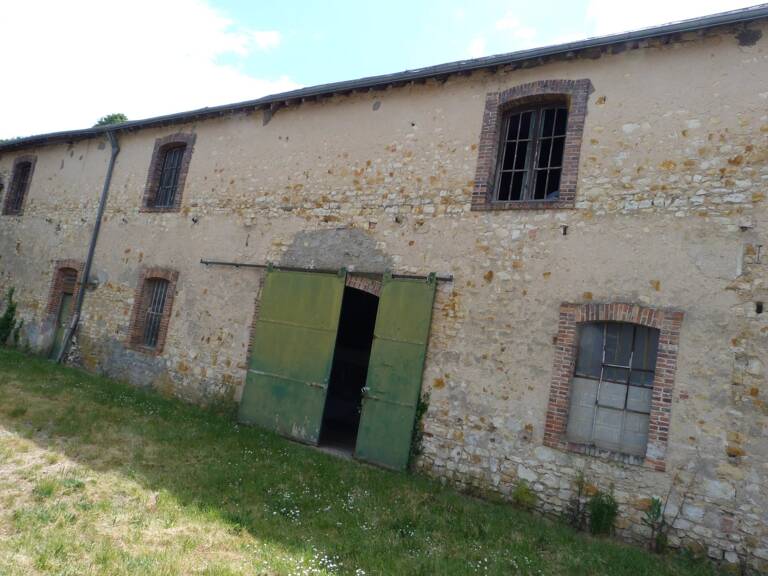 Villedieu-sur-Indre : Immeuble 755 M² à rénover — photo 1