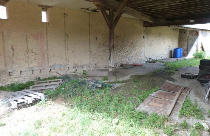 Villedieu-sur-Indre : Immeuble 755 M² à rénover — photo 4