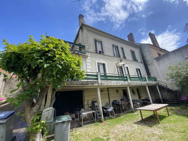 Maison familiale sur 3 niveaux et sous sol total à LOUVRES 95 — photo du bien