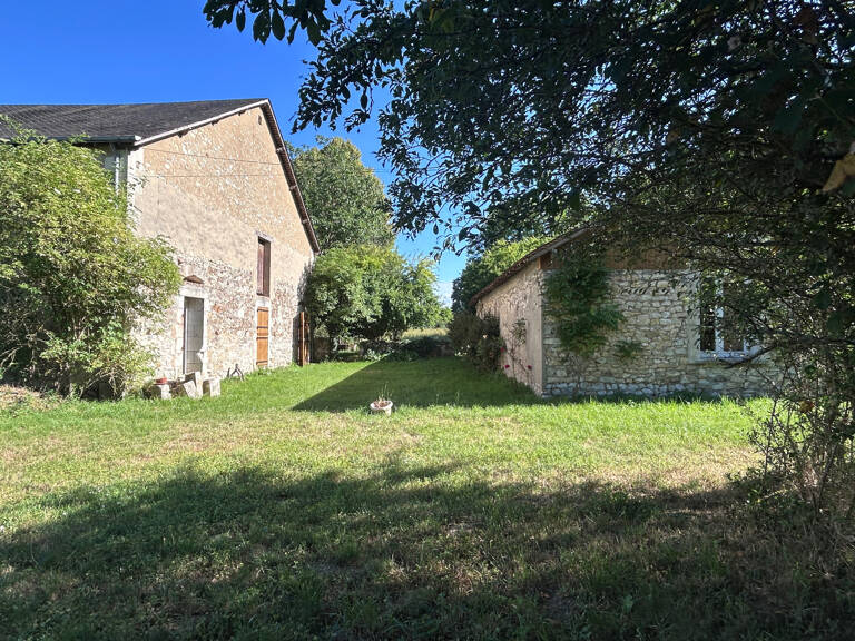 propriété située en  hameau Maison 100 m2 entièrement rénové — photo 1