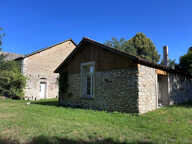 propriété située en  hameau Maison 100 m2 entièrement rénové — photo 3