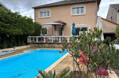 Maison 6 pièces 2670 €