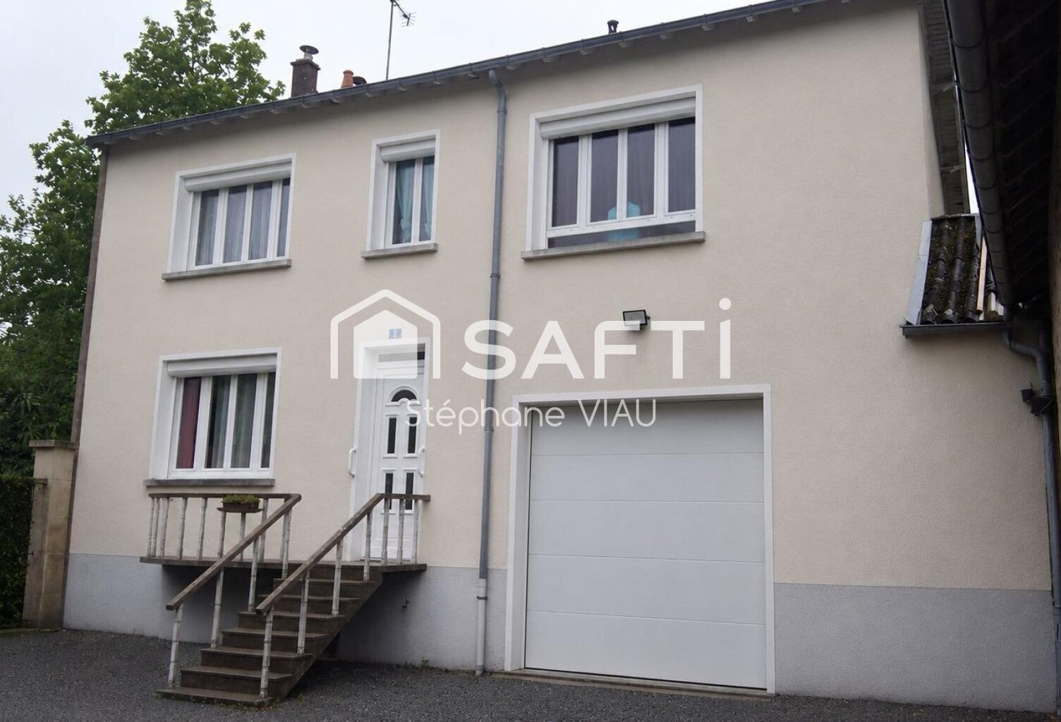 Ensemble de 2 Maisons de bourg de 165 M2 et 75 M2  ; 4 chambres, piscine, cave et dépendances — photo 1